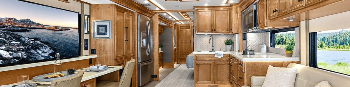 You are currently viewing The Benefit of Owning a High-End Luxury Motor Coach