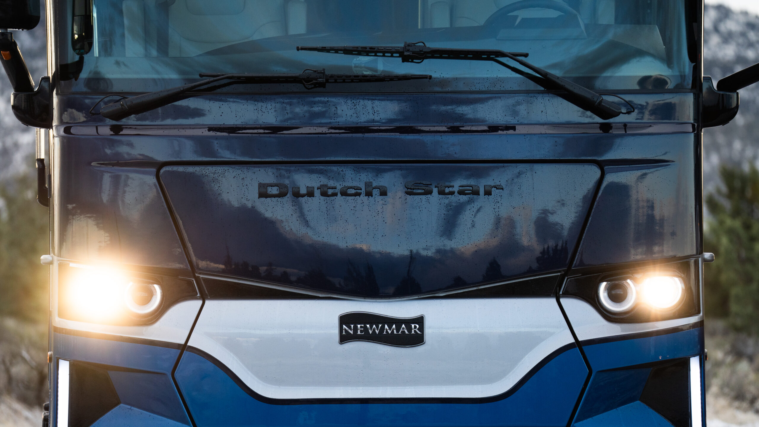 Read more about the article Is a Newmar RV Worth The Upgrade? 6 Eye-Opening Reasons You Should Upgrade Your Coach