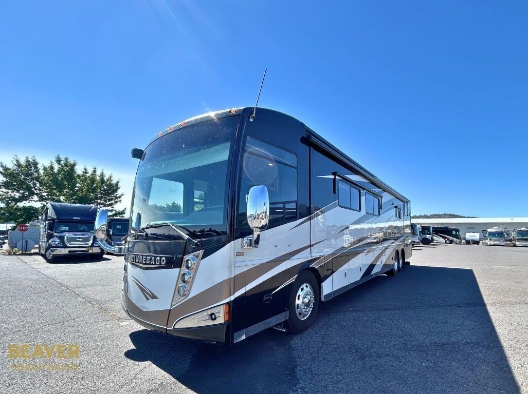 2013 Winnebago Tour CLASS A