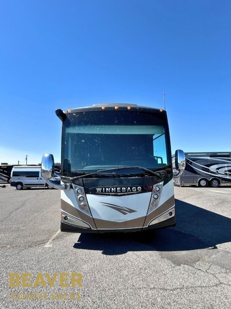 2013 WINNEBAGO TOUR CLASS A