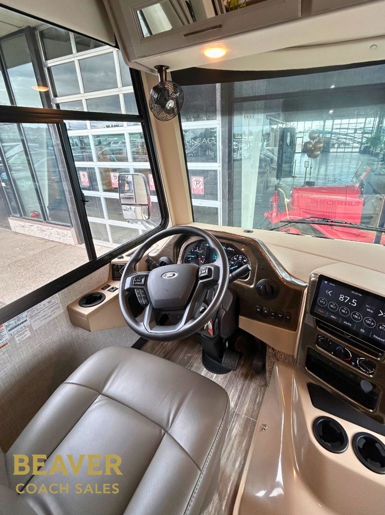 2022 Thor Motor Coach Hurricane CLASS A