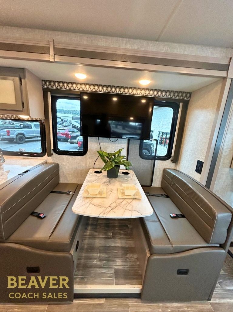 2022 Thor Motor Coach Hurricane CLASS A