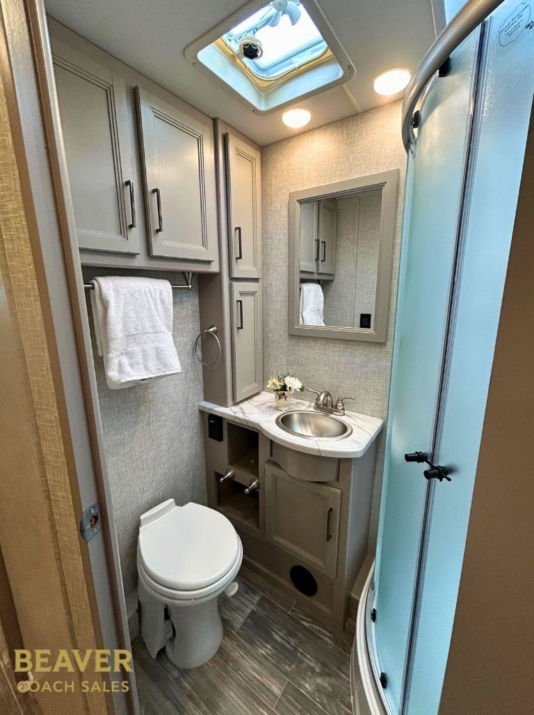 2022 Thor Motor Coach Hurricane CLASS A