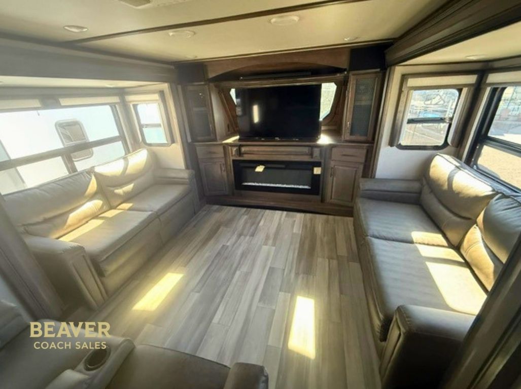 2023 Grand Design Solitude 382WB FIFTH WHEEL