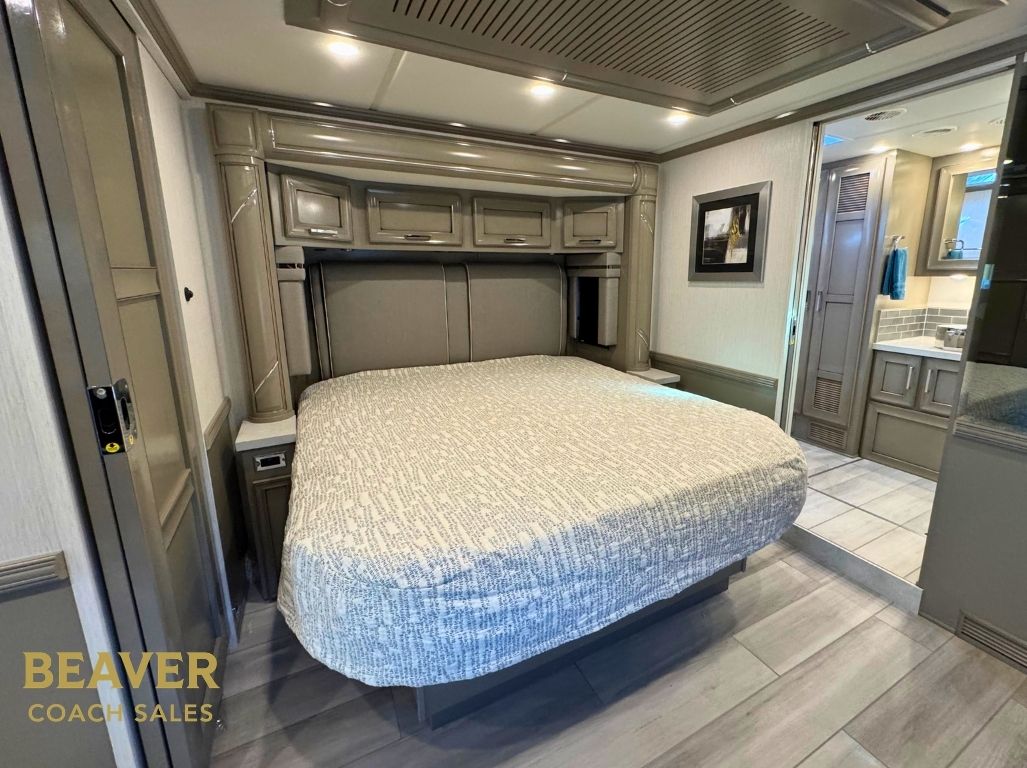 2025 Newmar Ventana 4340 CLASS A