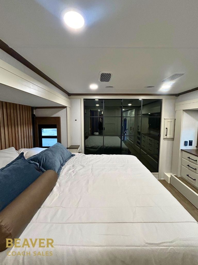 2027 FOREST RIVER RIVERSTONE FIFTH WHEEL