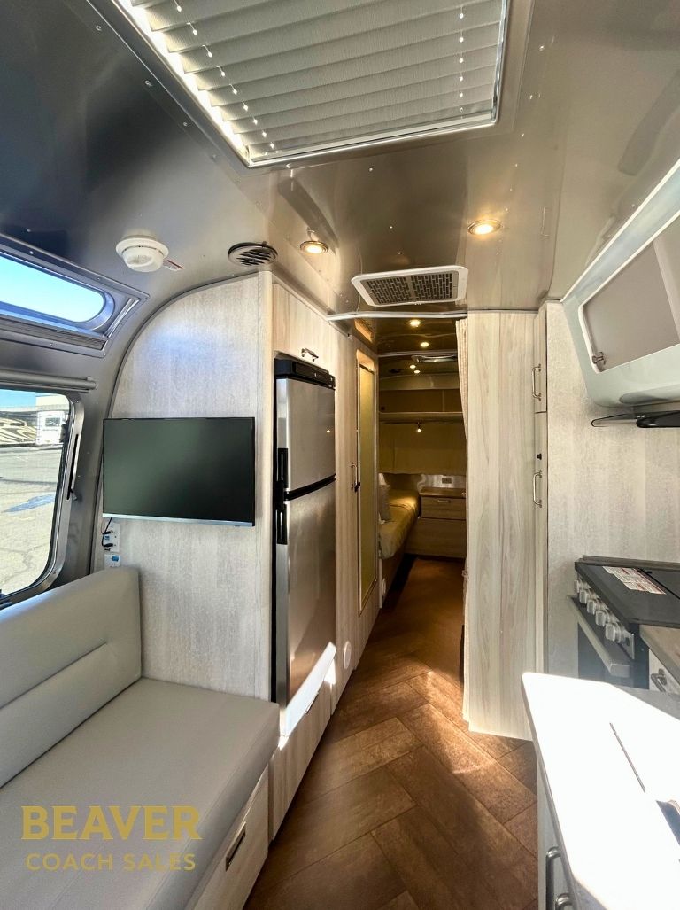 2025 Airstream International 25FB TRAVEL TRAILER