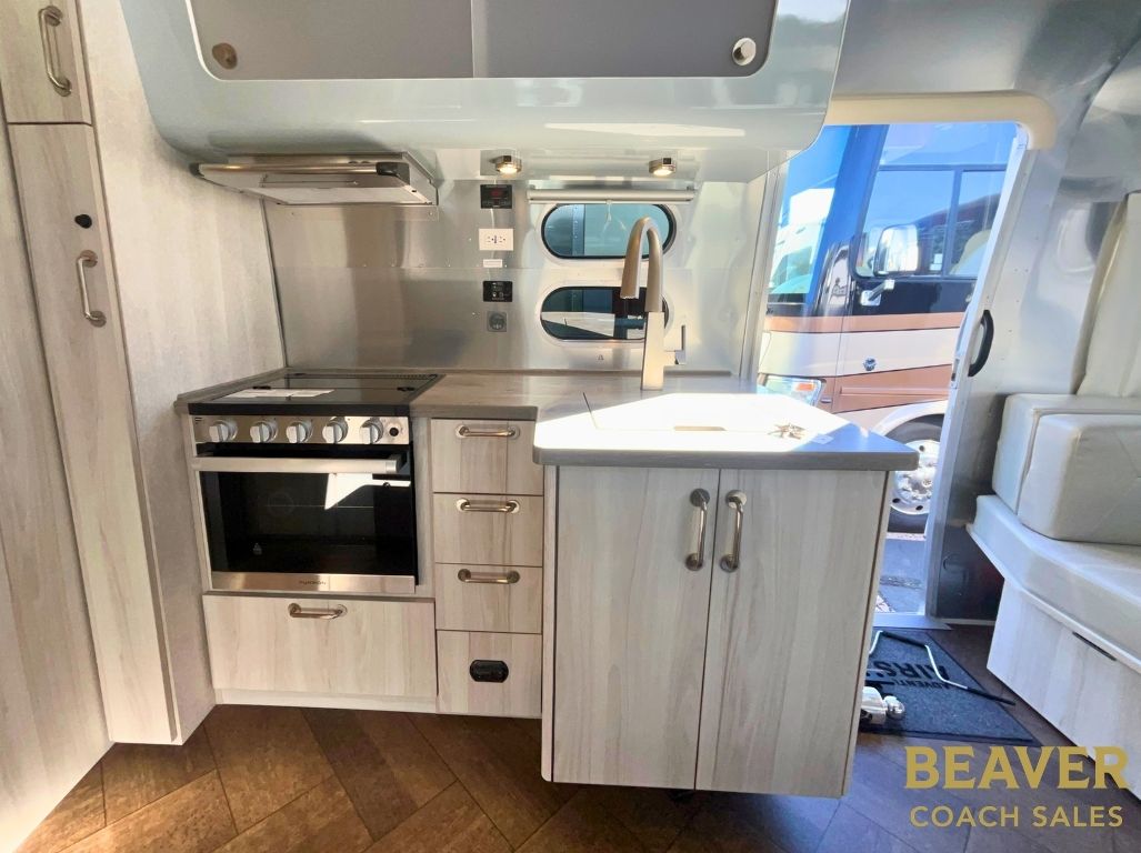 2025 Airstream International 25FB TRAVEL TRAILER
