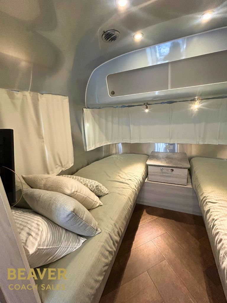 2025 Airstream International 25FB TRAVEL TRAILER